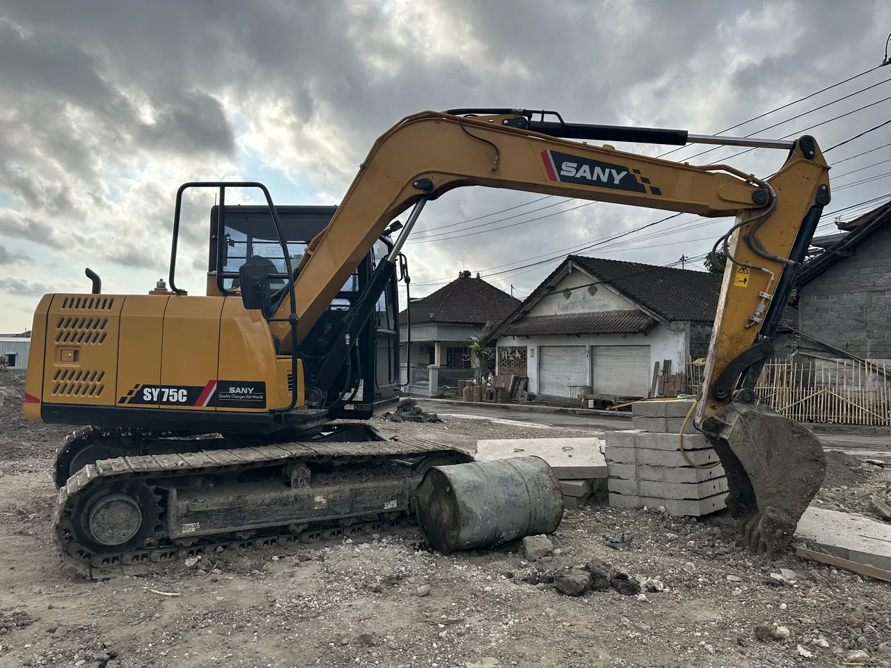 Dokumentasi proyek sewa excavator Bali – JKR – foto 10