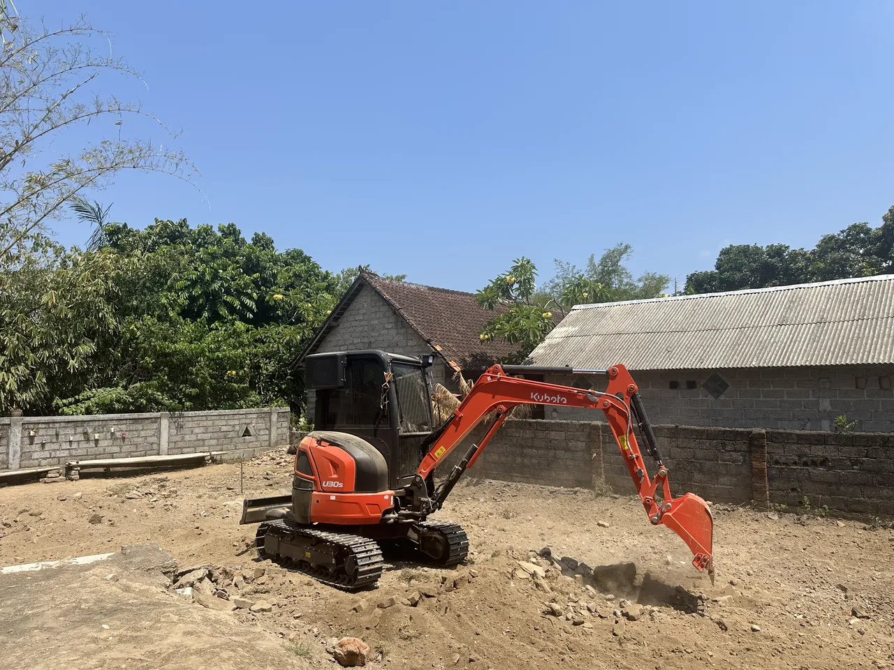 Mini excavator JKR di proyek villa & lahan sempit Bali – foto 27